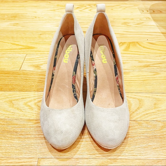 2/$30 Little Burgundy suede wedge heels - Picture 1 of 5